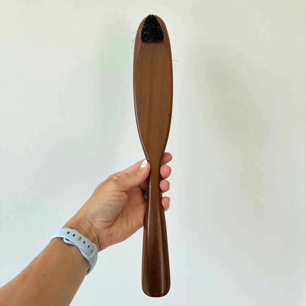 Vintage OXCO Clothes Brush Genuine Walnut Wood Shoe Horn Handle Made in USA‎